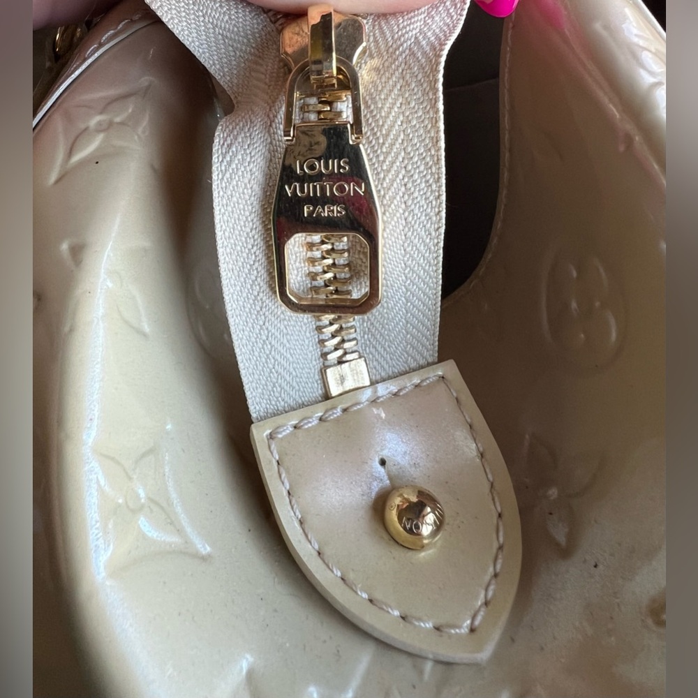 Louis Vuitton Vernis Sherwood Purse - Picture 11 of 15